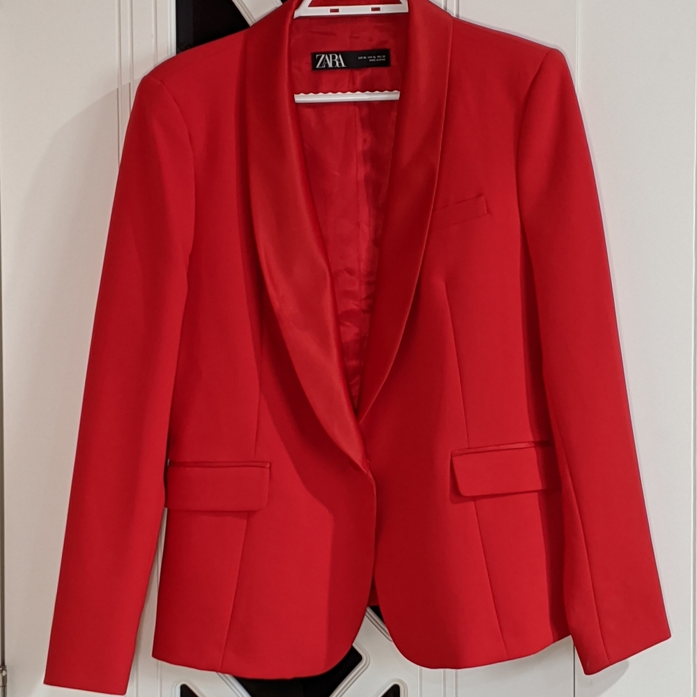 Zara Tuxedo Blazer in Red